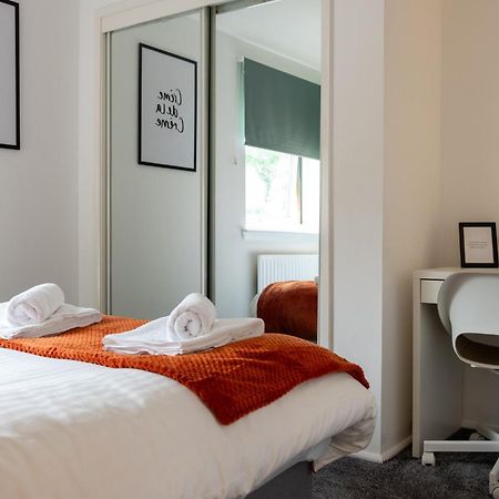 2 Bedroom Beautiful Apartment In Motherwell Mossend ภายนอก รูปภาพ