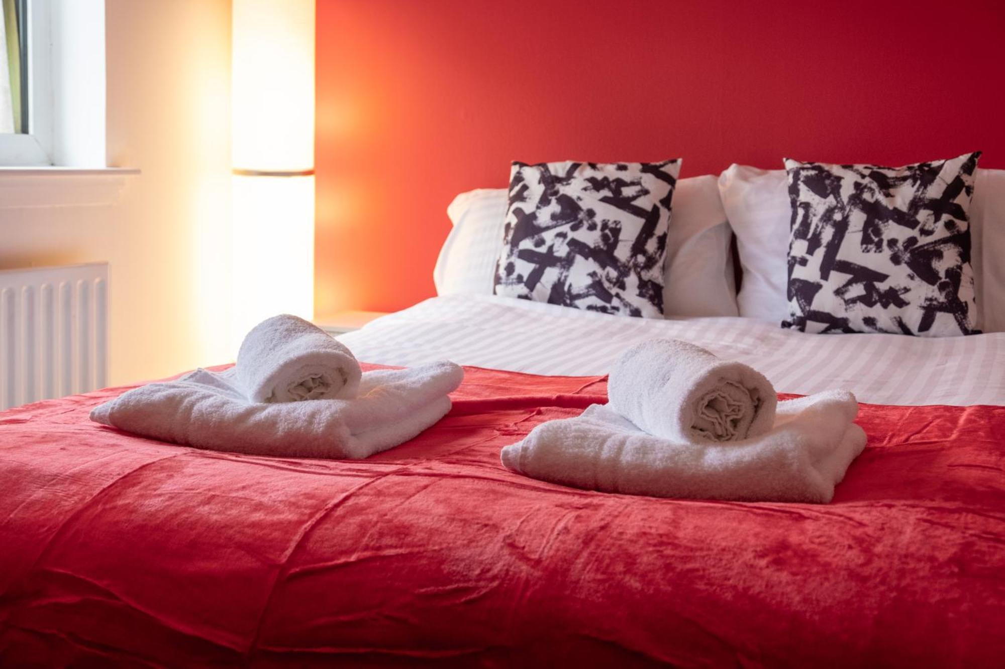 2 Bedroom Beautiful Apartment In Motherwell Mossend ภายนอก รูปภาพ