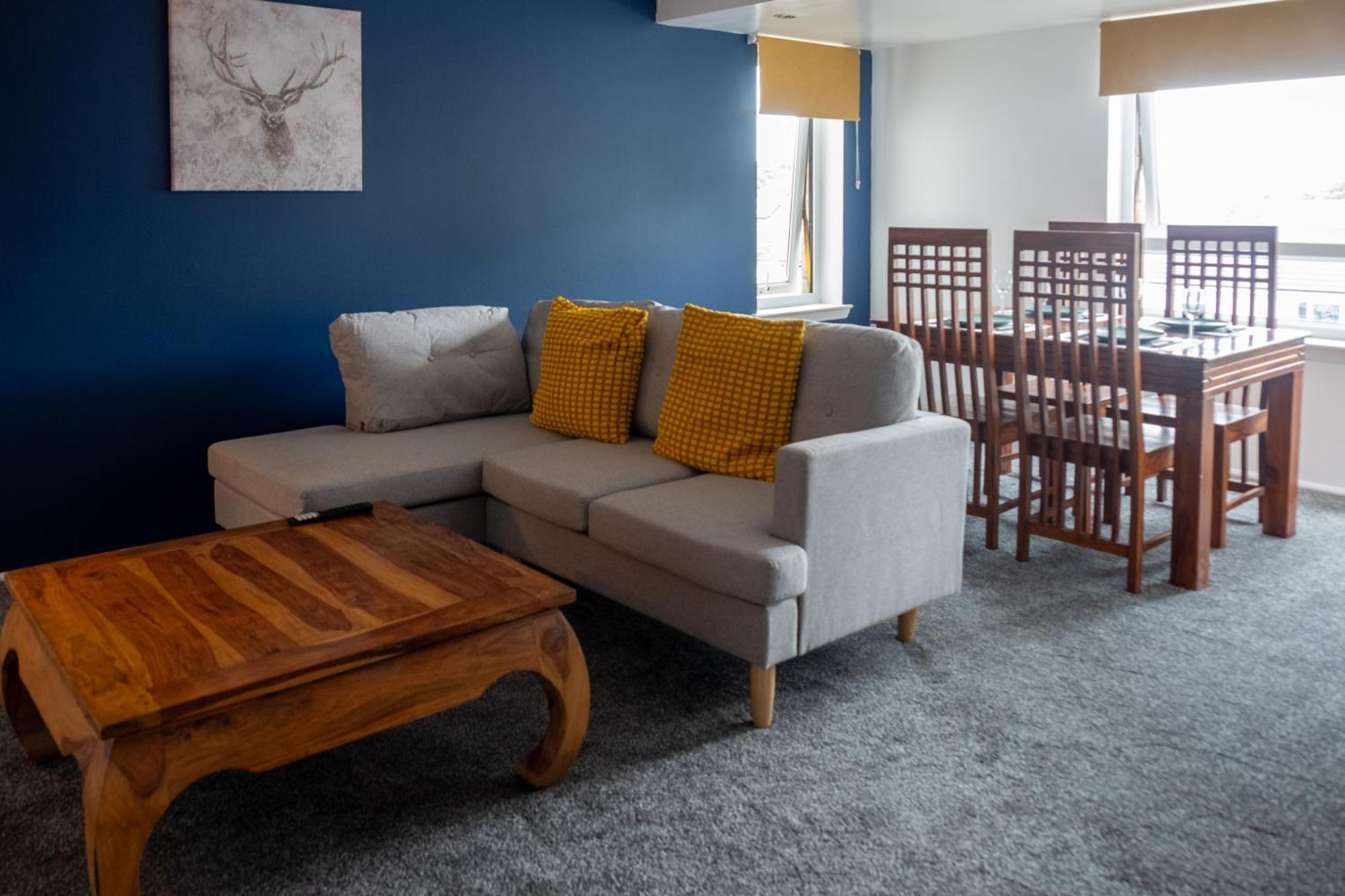 2 Bedroom Beautiful Apartment In Motherwell Mossend ภายนอก รูปภาพ